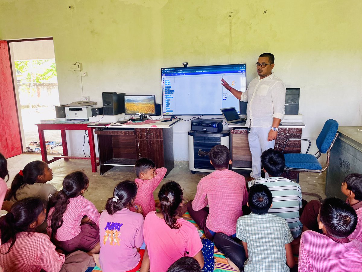 KrrishMrj's tweet image. #codingclass #coding #arp #upbasiceducation @upbasic_shiksha @Akhilesh2010_ @manojtripathi15 @DmMaharajganj @CdoMaharajganj @CMOfficeUP