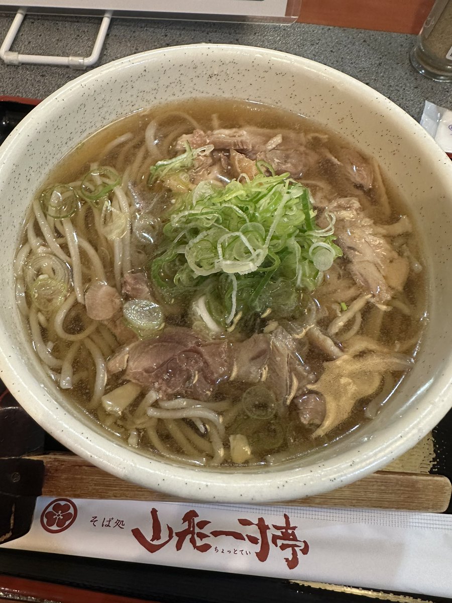 はじめまして肉そば！ だいたいスキー終わりは開いてなくてやっと来れ