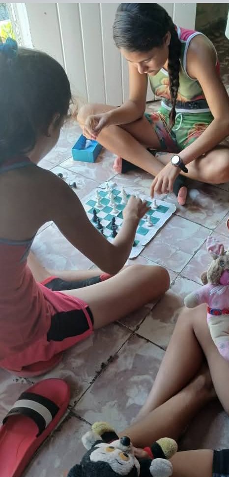 Variadas actividades realizan en la sala de televisión de La Ciguapa en el municipio majibacoa.
#PorLasTunasLaVictoria