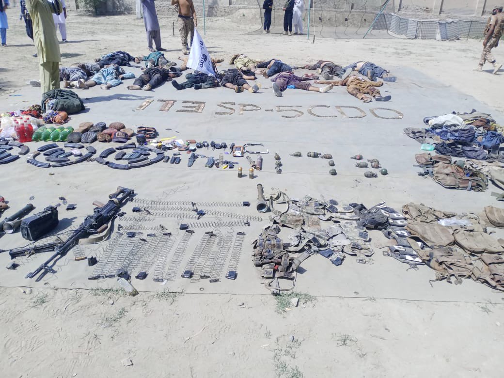 Horus505's tweet photo. Karak just saw 17x Ks go down! 🔥
Respect to the boys 💪🎩
Pak forces showing no mercy ⚡ https://t.co/VVUyWapVEC
