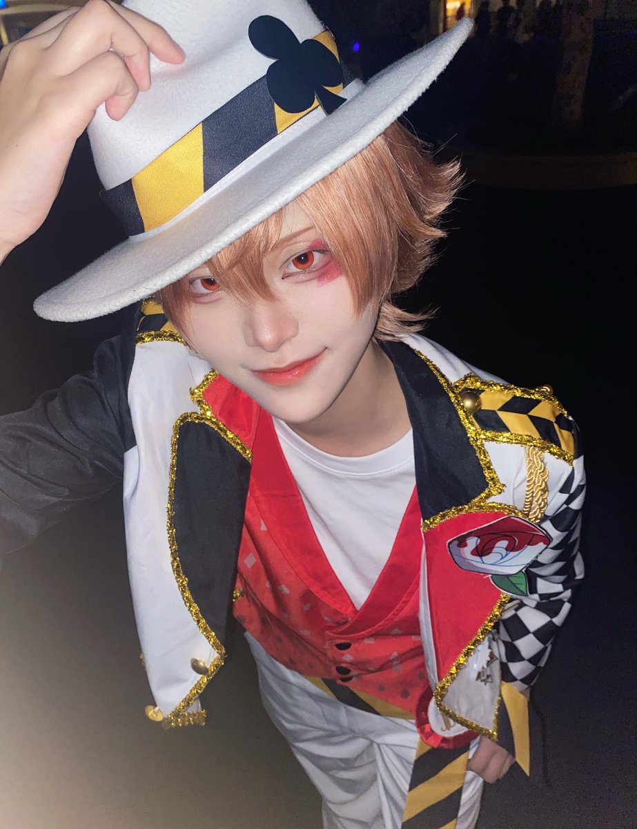 tumugi06cos's tweet photo. オレも先輩の帽子似合うでしょ。

 #Dハロ仮装2025 #Dハロツイステ仮装 https://t.co/uznBN5n60A