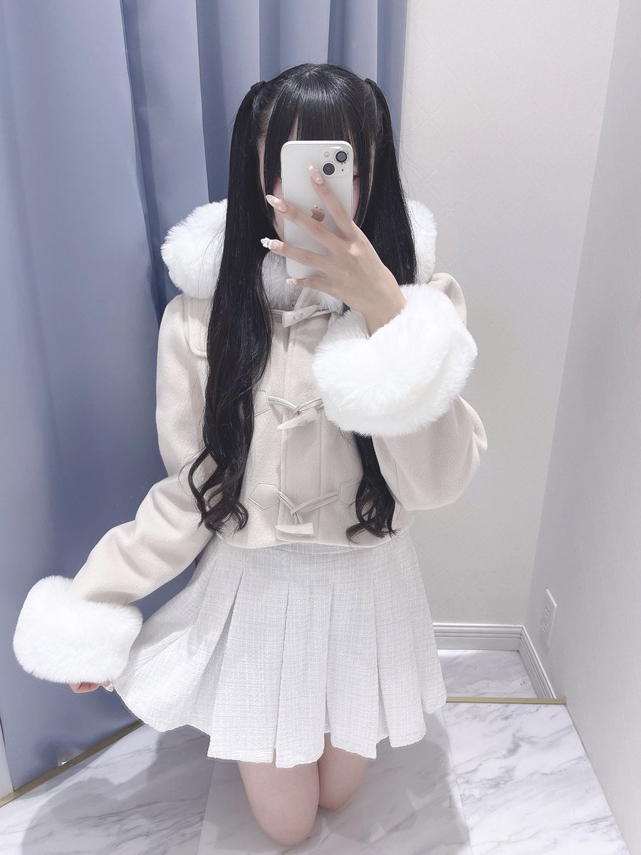 ♡お値下げ中♡ LODISPOTTO ダッフル ショートコート ホワイト【美品】 ♡お値下げ中♡ LODISPOTTO ダッフル ショートコート ホワイト