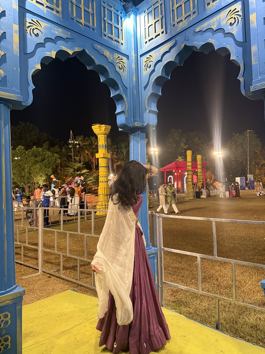 _shavashava_'s tweet image. Fielding set nahi hui toh kya huva amdavad toh aana padta hai ✨💁