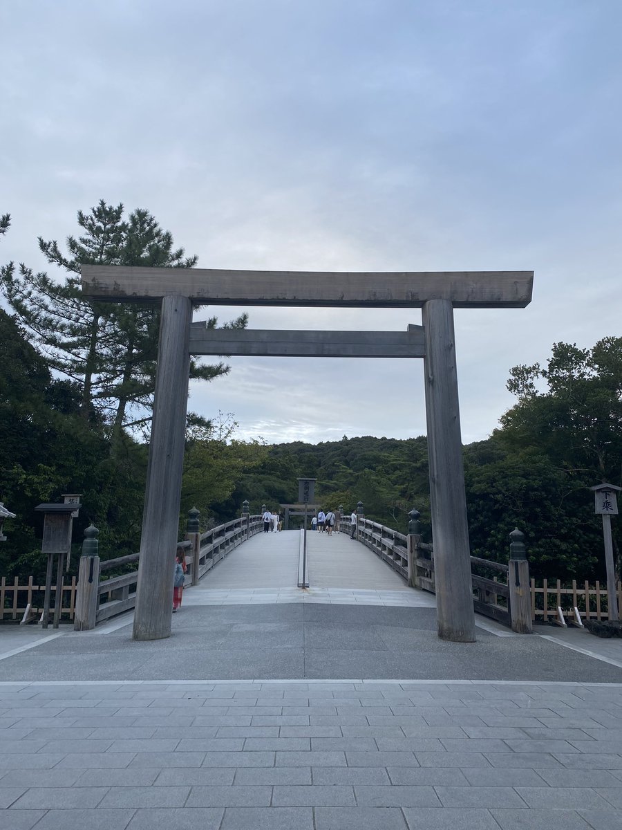 00ishi00's tweet photo. 遅めの夏休みで伊勢鳥羽旅行。ラッコと飼育員さんの絡みがかわいかった。(たまにはXにも) https://t.co/MkIJq2F8gb