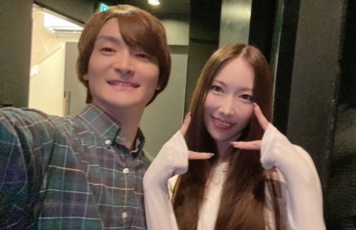 観劇週間
どちらも愛と嫉妬と人間らしさ爆発で愛しい作品で大好き。

同じ人間がこの本を書いているなんて...
こっちは服を脱いでしか無いというのに。
本当に凄かった。

あかりん、ケンちゃんとお芝居で共演したいので
私が頑張らんといかん！2人とも最高の舞台をありがとう🫶🏻

#超音波
#糠に釘