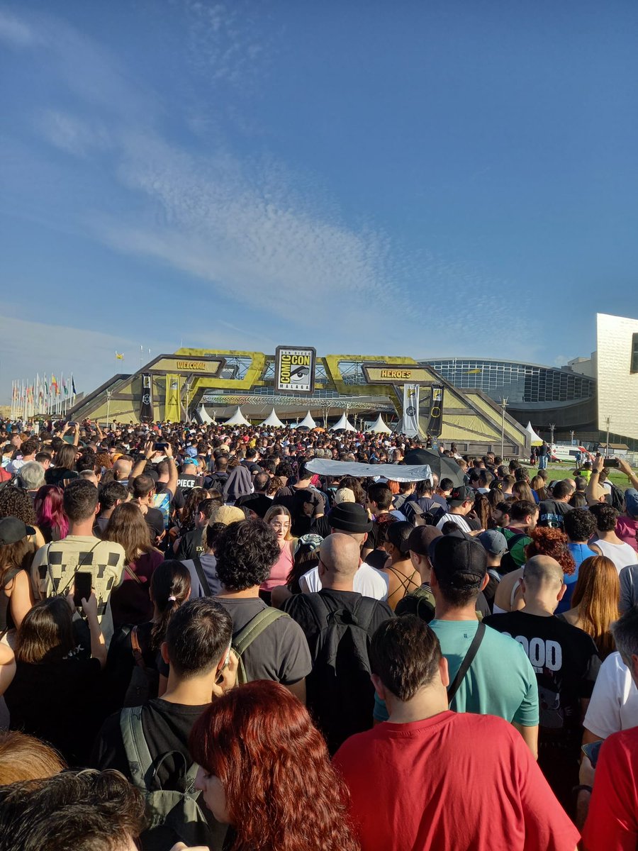 Montse_Claros's tweet photo. #ComicCom ésta mañana en #Málaga https://t.co/4rJiUfFdDV