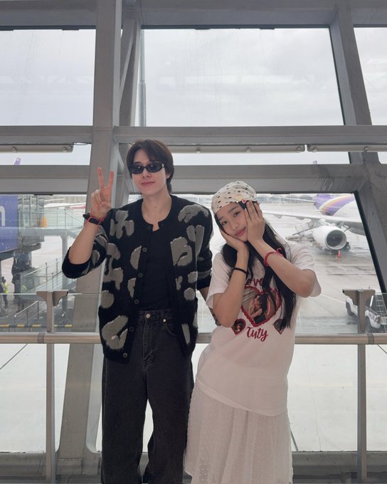 prettieswanie's tweet photo. Have fun with ur big brother and ur intuyou🤍
TONTAWAN IN JAKARTA
#ButterBabyxTu
#tontawan #intuyou #hir https://t.co/IfCiJie1cy