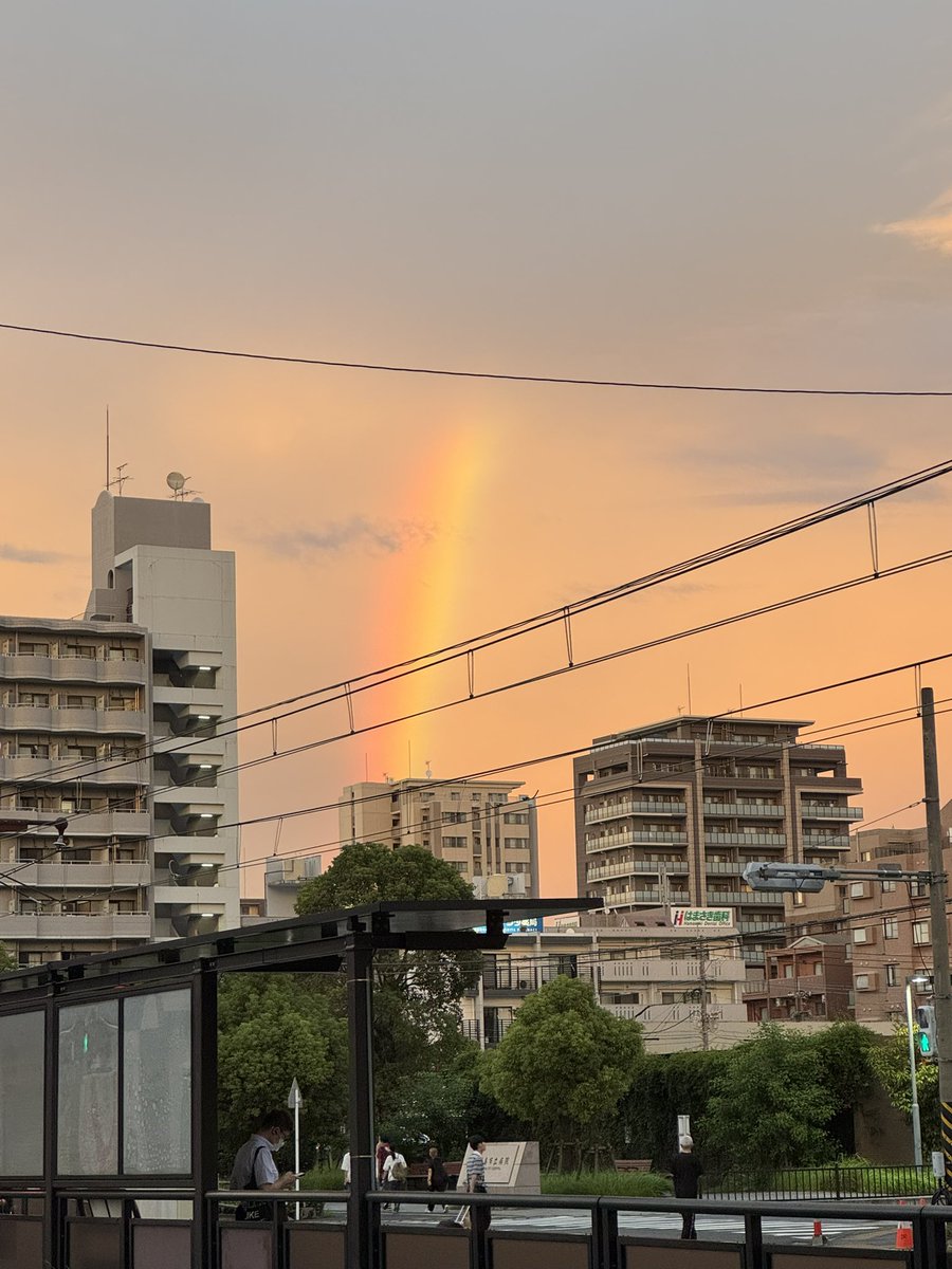 Beckhoff_study's tweet image. 二かしょで虹できてた！
涼しくなったし、なんか気分いい！
気持ちよくバイト行く！
