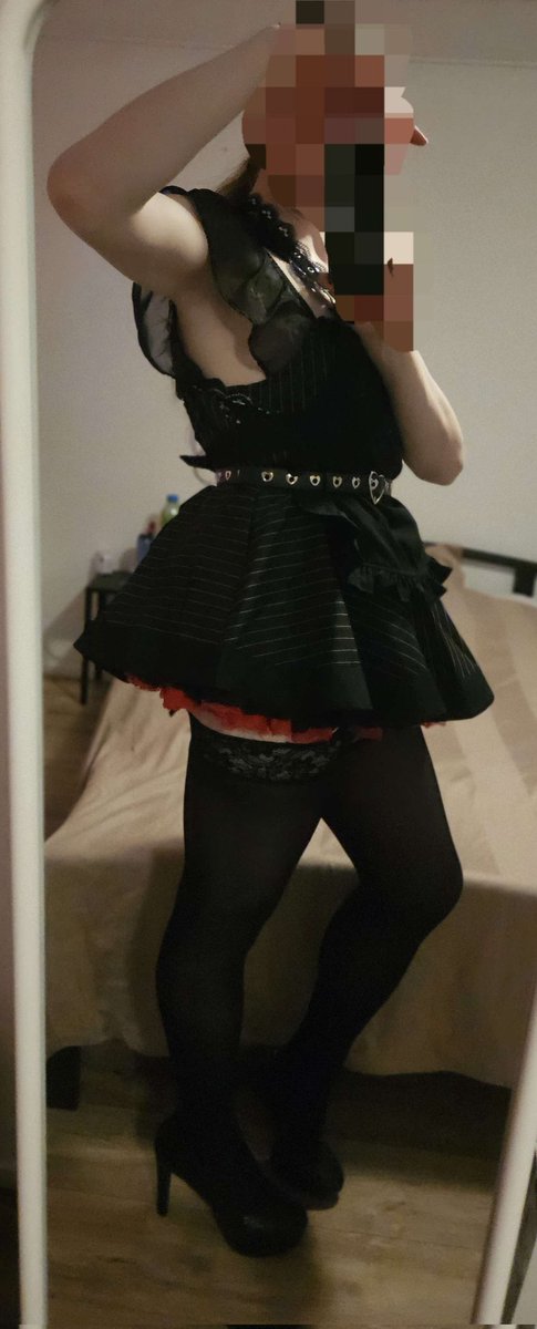 Still sick. Prob gonna hang round vc or vr.

Did take some cute pics tho!