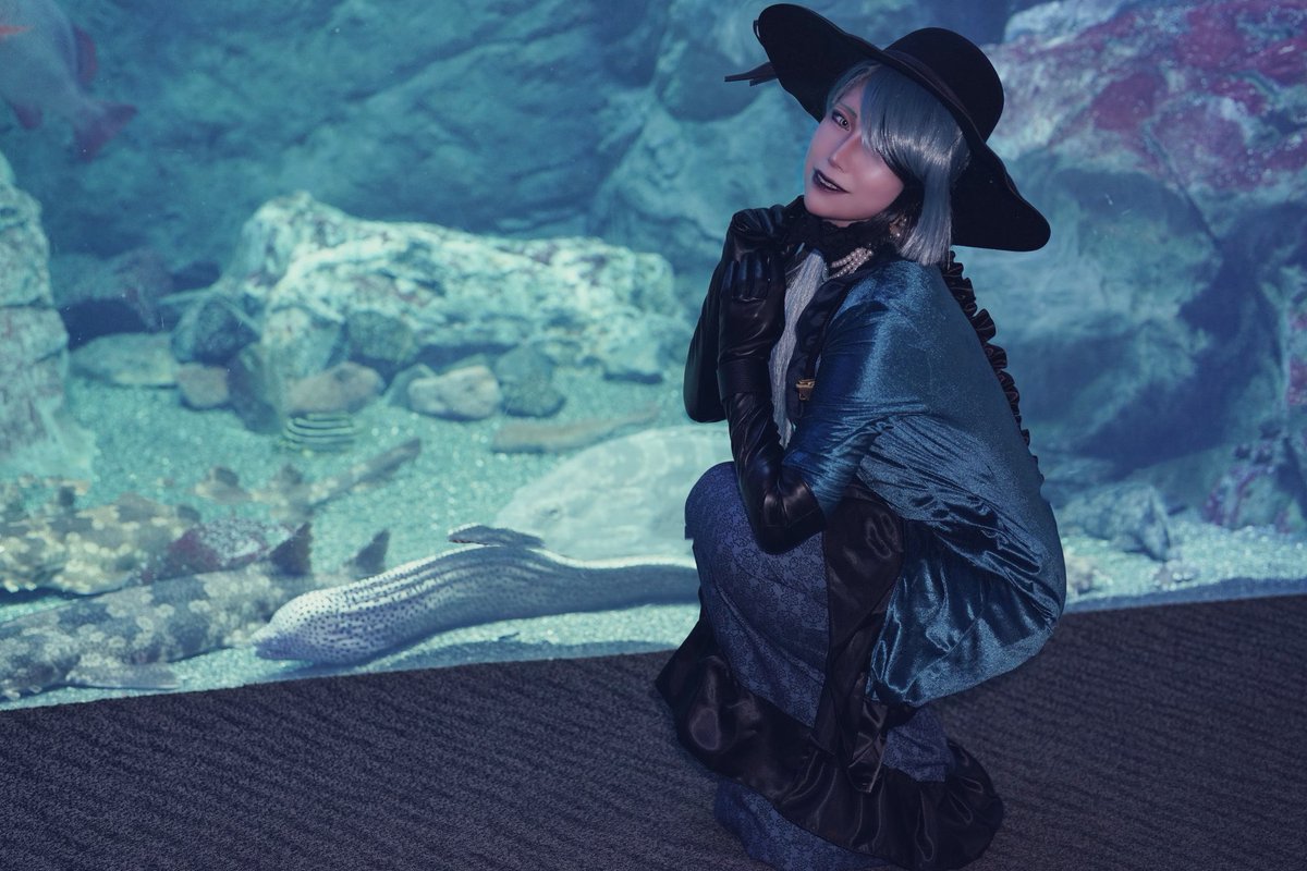 cos/twst/リチママ

オフショット💙
ウツボさんと一緒に🐬🦈💕
偶然にも足元にいてくれて、
実は今までのも足元にいるのー🥰
最高のコラボ✨

📷(<a href="/INO_USUKI/">いのさん@9.28のつてらす</a> )