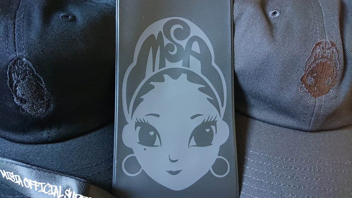 mr_tanakazu's tweet image. #MISIA #MSA 限定NEWグッズが、
到着しました。キャップ ブラックと
ヴィンテージブラック、カッコいい❗
そして、ライヴチケットホルダーも
おしゃれです。#MCML #mychoicemylife @MISIA