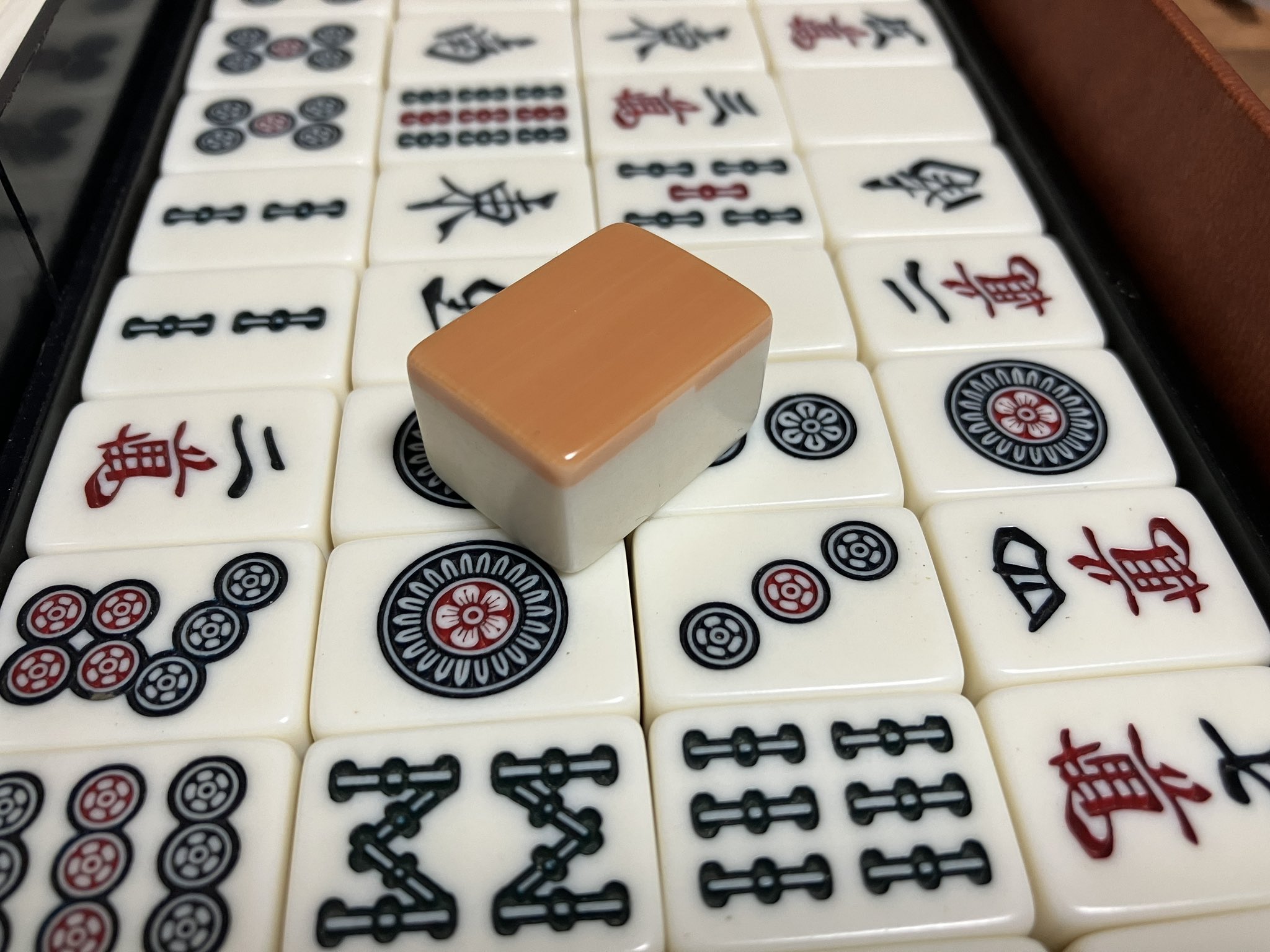 麻雀 TAKU 全自動麻雀卓｜麻雀用具の専門業者・東京カキヌマ｜最新の全自動