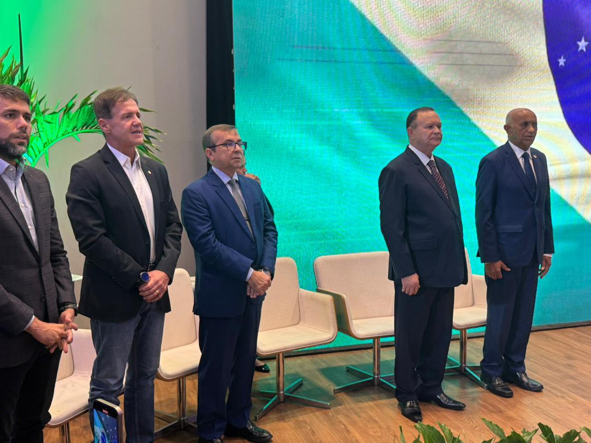 Nesta noite, prestigiei a solenidade de 57 anos da Federação das Indústrias do Estado do Maranhão, uma das mais importantes instituições representativas do estado, com um legado de trabalho e conquistas para a nossa indústria.

Também tive a honra de prestigiar a entrega da