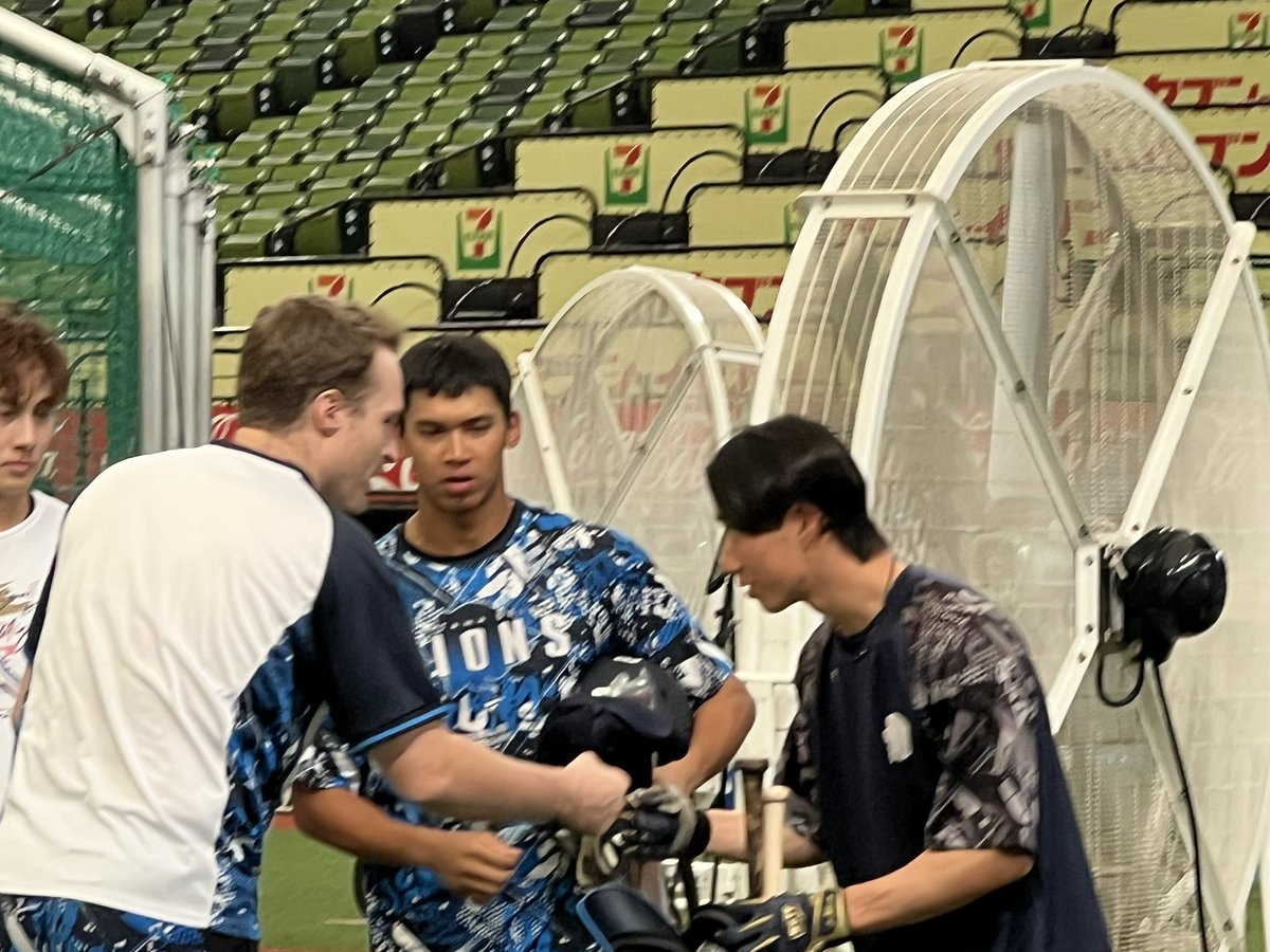 斎藤選手と古川選手とネビンさん。#seibulions