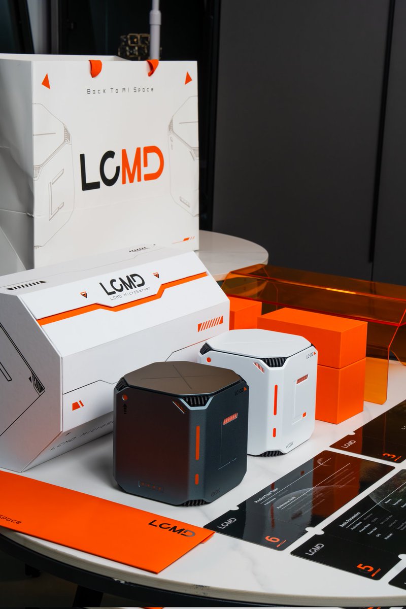 manateelazycat's tweet image. 你们说国庆节给你们抽一台懒猫微服新版，好不好？

欢迎大家转发，超过2万阅读，就给你们安排上