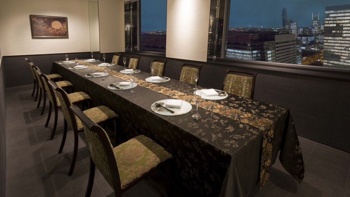 ginza_cruise's tweet photo. 【秋の歓迎会・懇親会のご案内】
横浜の夜景とともに、旬の和食を愉しむひととき。
「横浜 星のなる木」では、秋の味覚を取り入れた懐石料理をご用意しております。

#横浜星のなる木
#和食レストラン
#接待にもおすすめ

👉 詳細・ご予約はこちら　https://t.co/M34AV2JhVp https://t.co/jtCSaTQWRg