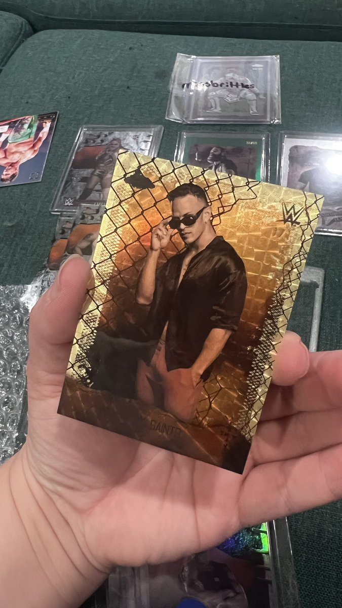 anyone think <a href="/starkmanjones/">Ricky Saints</a> wants his 1/1? 

👀