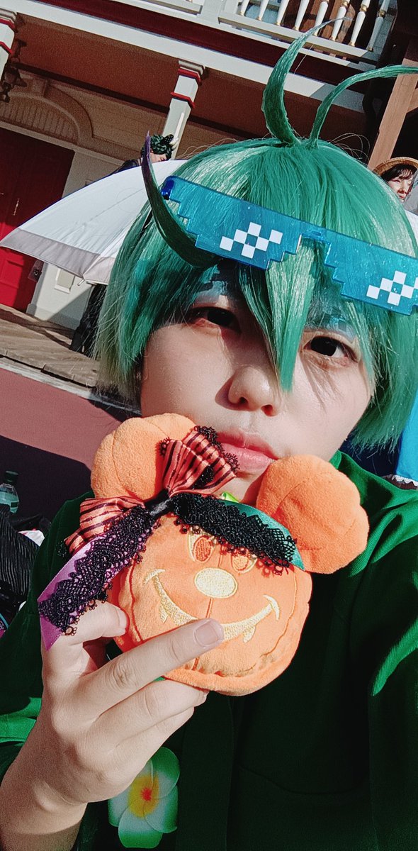 skr_31_cs's tweet image. かぼちゃミッキーにハロウィンのリングつけるとめっちゃかわゆい。