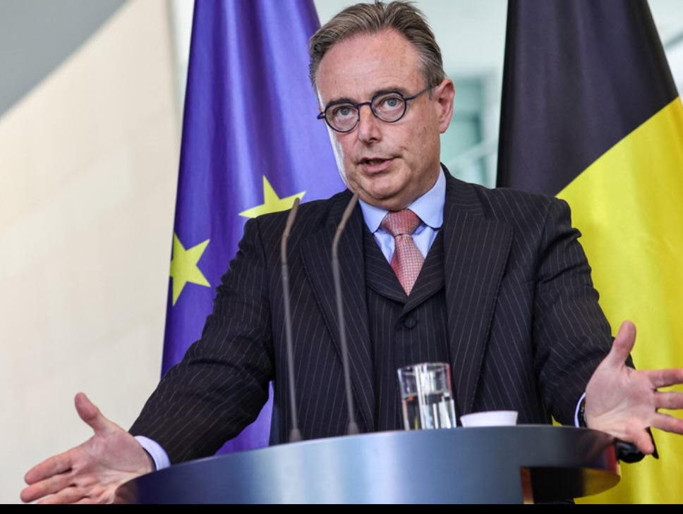 EU state rules out using frozen Russian assets for Ukraine loan. 

Belgian Prime Minister Bart De Wever has firmly rejected using frozen Russian central bank assets to offer Ukraine a loan, saying it would set a dangerous precedent and trigger an outflow of funds from the