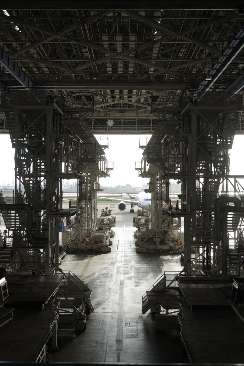 tensorcore's tweet image. ANA Blue Hangar Tour! (Posted with ANA’s permission)