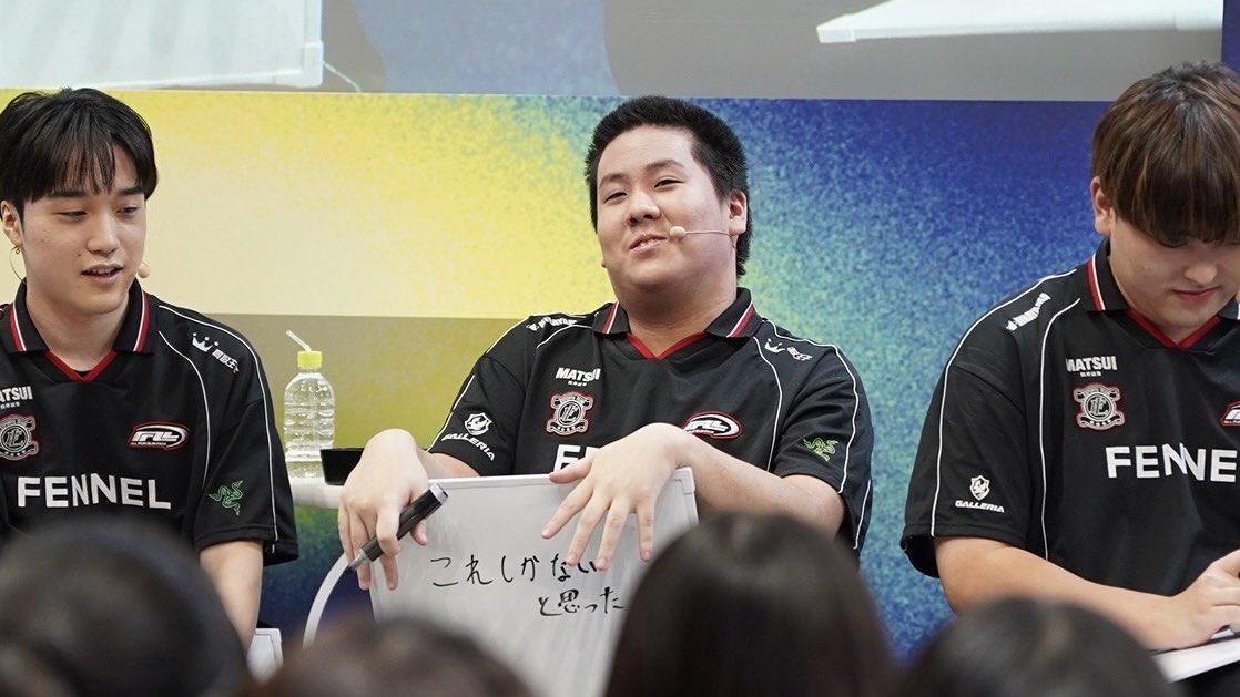 月末セール！FENNEL異素材ミックス切替ドッキングダウンベスト