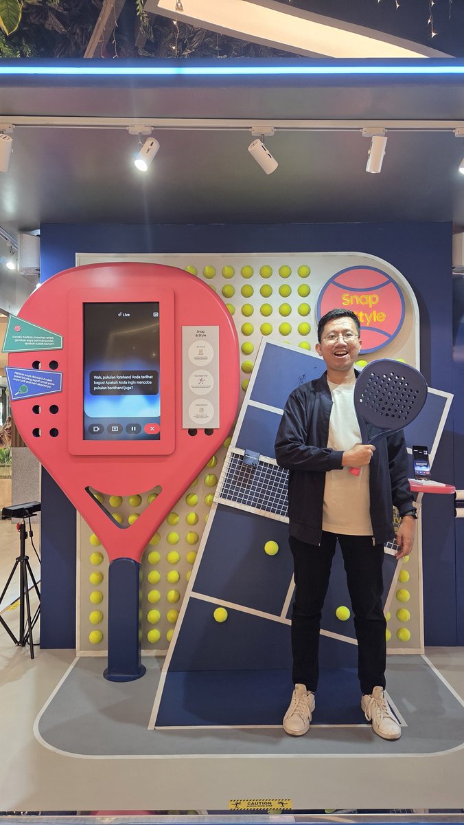 abdurraim's tweet photo. Hadir ke samsung vibe check. Mencoba Gemini dan melihat produk seri samsung Z Fold &amp;Flip 7 ✨️#ExploreGalaxyWay #GalaxyVibeCheck #GalaxyZFold7 #GalaxyZFlip7 https://t.co/K7wdNzZXGA