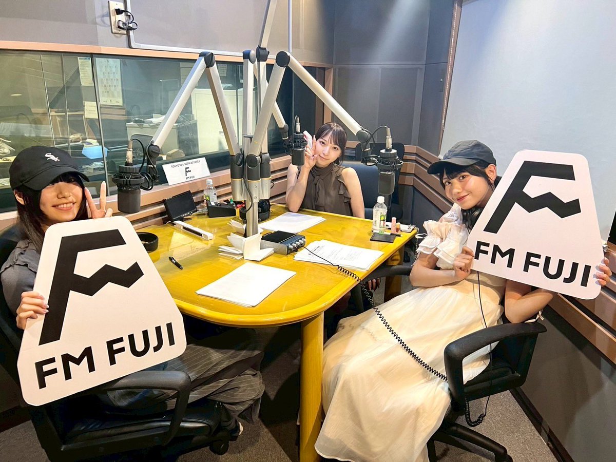 SWEET STEADY【Official】 (@sweet_steady) on Twitter photo 📻💐 #すいすてメディア出演情報 💐📻
本日9/27(土) 19:00-19:30
FM FUJI
『GIRLS♥GIRLS♥GIRLS =flying high= SWEET STEADYの原宿代々木世界!』
#すいすて 今回の放送は
💜塩川莉世 <a href="/rise_ss0731/">塩川莉世(SWEET STEADY)</a>
💙奥田彩友 <a href="/ayu_ss0107/">奥田 彩友 (SWEET STEADY)</a>
❤️白石まゆみ <a href="/mayumi_ss1227/">白石まゆみ(SWEET STEADY)</a>
が出演します❣️💐✨
#すいすてらじお 📻💐 #すいすてメディア出演情報 💐📻
本日9/27(土) 19:00-19:30
FM FUJI
『GIRLS♥GIRLS♥GIRLS =flying high= SWEET STEADYの原宿代々木世界!』
#すいすて 今回の放送は
💜塩川莉世 <a href="/rise_ss0731/">塩川莉世(SWEET STEADY)</a>
💙奥田彩友 <a href="/ayu_ss0107/">奥田 彩友 (SWEET STEADY)</a>
❤️白石まゆみ <a href="/mayumi_ss1227/">白石まゆみ(SWEET STEADY)</a>
が出演します❣️💐✨
#すいすてらじお