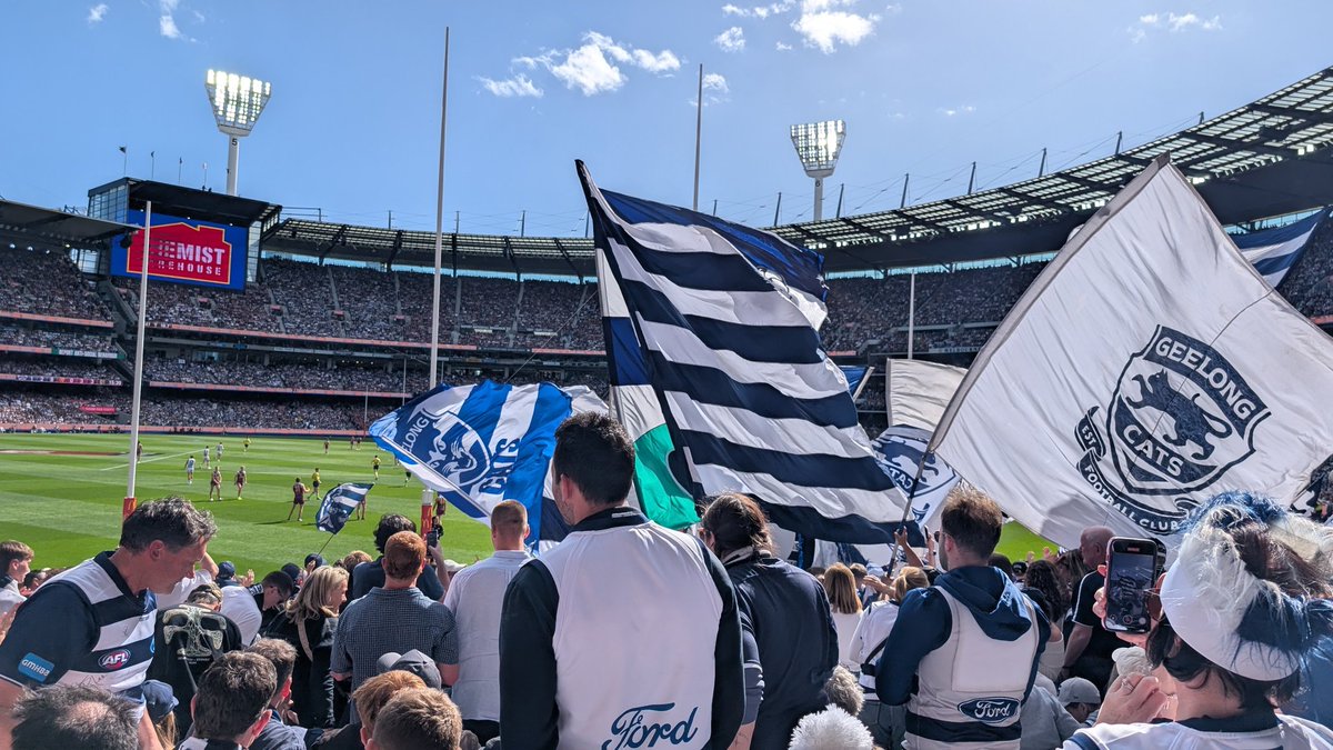 thecattery's tweet image. This is tense 
#afl #aflgf #aflgrandfinal #geelong #geelongcats #Aflfinals #LetsFuckingGo