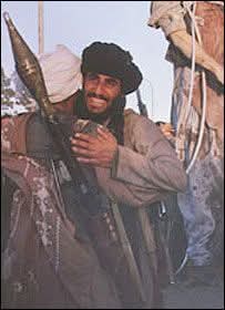 ڈاکٹر نجیب قوم پرستوں کا ہیرو یا مظلوم کا قاتل
🚩 خون میں لپٹی یادیں: ڈاکٹر نجیب اور خاد کے سائے

🔹 ظلم کی بنیادیں

افغانستان کی تاریخ میں کچھ دور ایسے ہیں جو محض واقعات نہیں بلکہ زخموں کی طرح آج تک رستے ہیں۔ انہی میں ایک دور ڈاکٹر نجیب اللہ کا بھی ہے، جس کا نام ظلم، جبر اور خاد