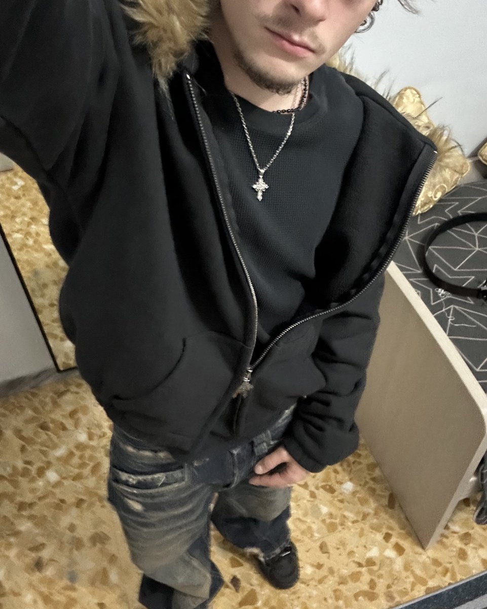 scoppiate i palloncini bastardi
diventare 21 enni ma sembrare un 16 enne è wild