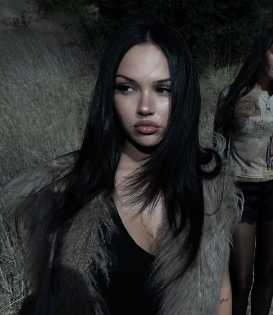 lindemannpoland's tweet image. THEY PUT MY FACE ON A FLYER I COULDN’T RECOGNIZE IT @MaggieLindemann #ml2 #ifeeleverything