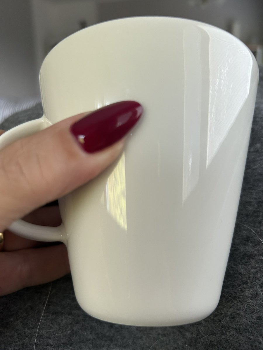 Hyvää huomenta 🤗
Laiskan lauantai 
#aamukahvi☕️☕️☕️☕️☕️✅
Tavoitteena olla päivällä mahd paljon ulkona pihahommissa. Käydä puutarhalla ja rautakaupassa 💪

Faija tänään 81 v joten kakku kainalossa kahville iltapäivällä 🎂

Koittakaa olla 😘😘😘