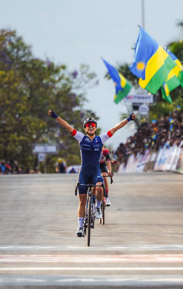 BusingyeJohns's tweet photo. The Unforgettable Trinity! 

The fans, the riders, and Rwanda's awesome, magnificent, mesmerising, breathtaking beauty on full, free display..

Cheers to all from my fan zone https://t.co/FPs3ysJWbO