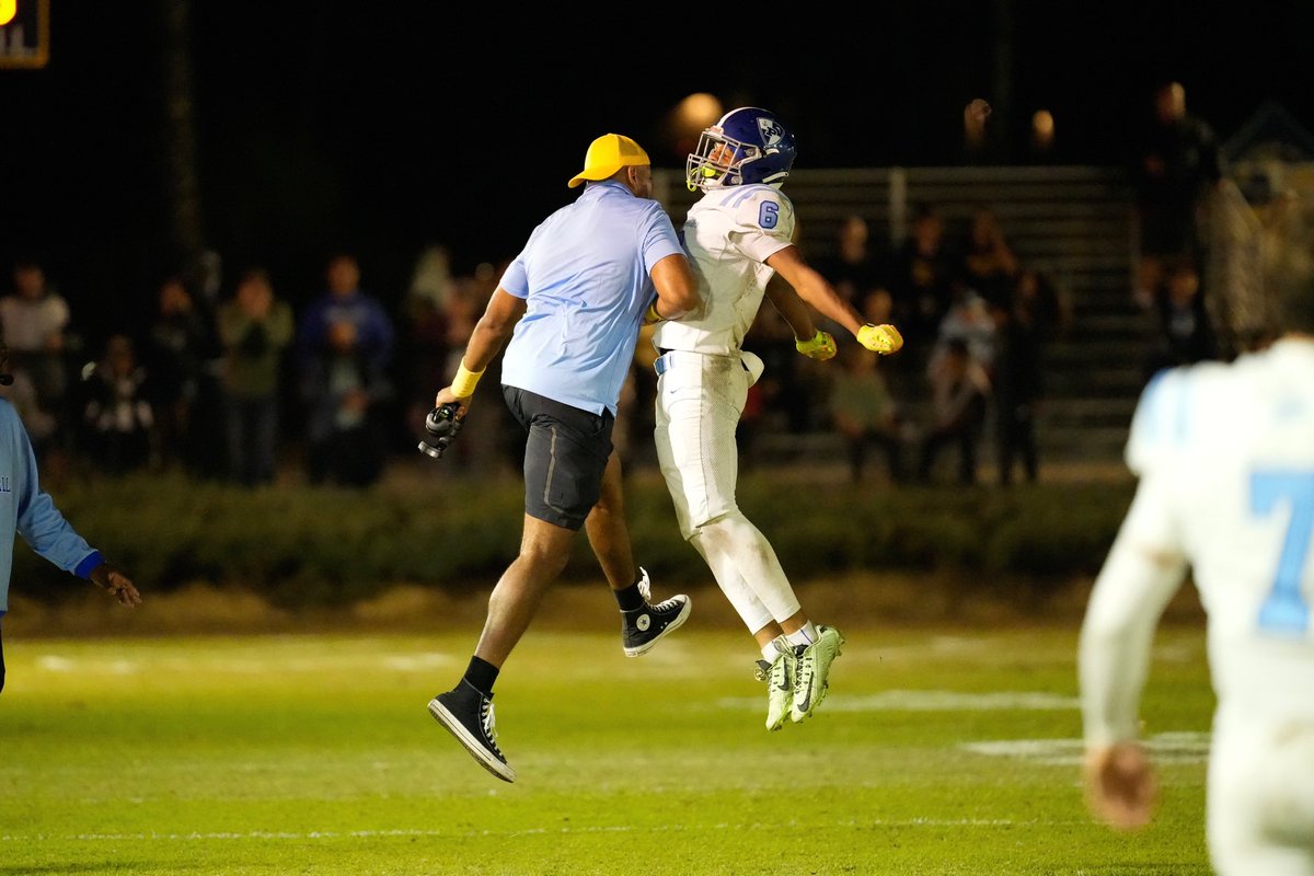 Another win in the books! Final score 35-28 
📸<a href="/barnburnershots/">BarnBurnerShots</a> 
<a href="/CoachSmithPali/">Dylen Smith</a> 
<a href="/latsondheimer/">eric sondheimer</a> 
<a href="/Tarek_Fattal/">Tarek Fattal</a> 
<a href="/PrepRedzoneCA/">Prep Redzone California</a> 
<a href="/palipostsports/">Steve Galluzzo</a> 
<a href="/247Sports/">247Sports</a>