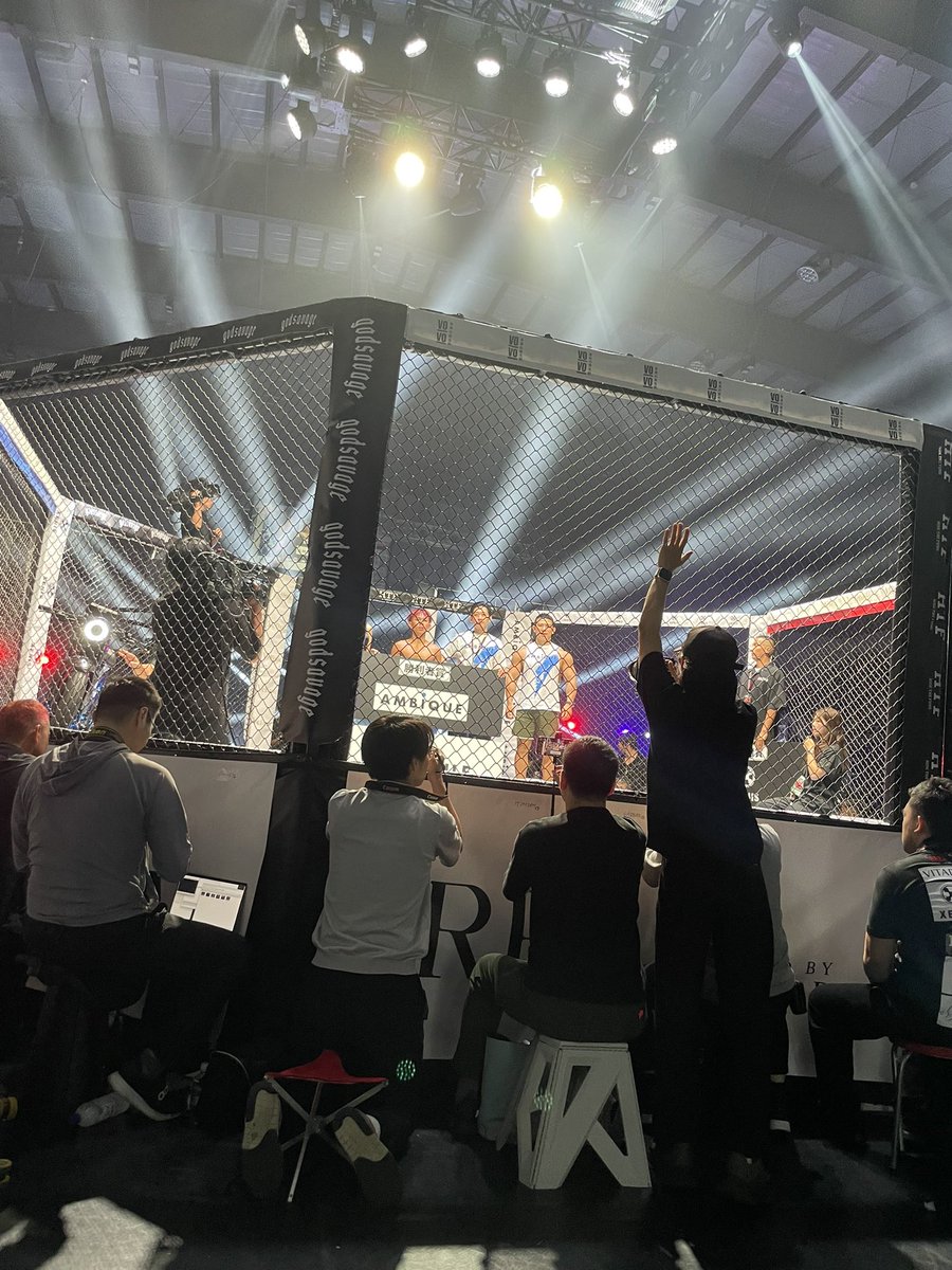 ブレイキングダウンに来てます。