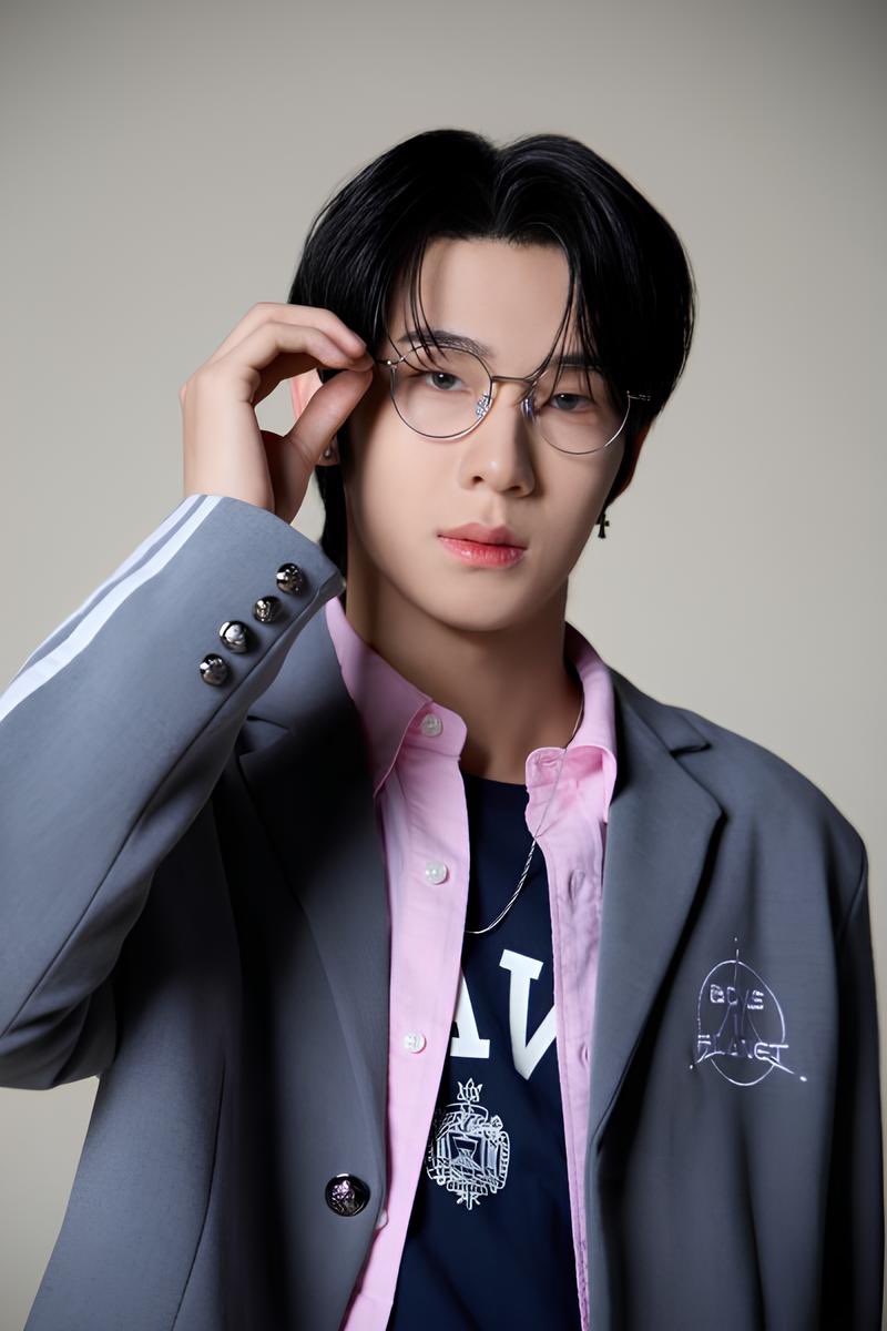 SUNGH4NB1N's tweet photo. Boys II Planet Exhibition After ; Journey
Nian Boheng Pictures HD
                — a thread 

#니안보행 #NIANBOHENG #年博恒
#BOYS2PLANET #보이즈2플래닛 https://t.co/99Q5istQpZ