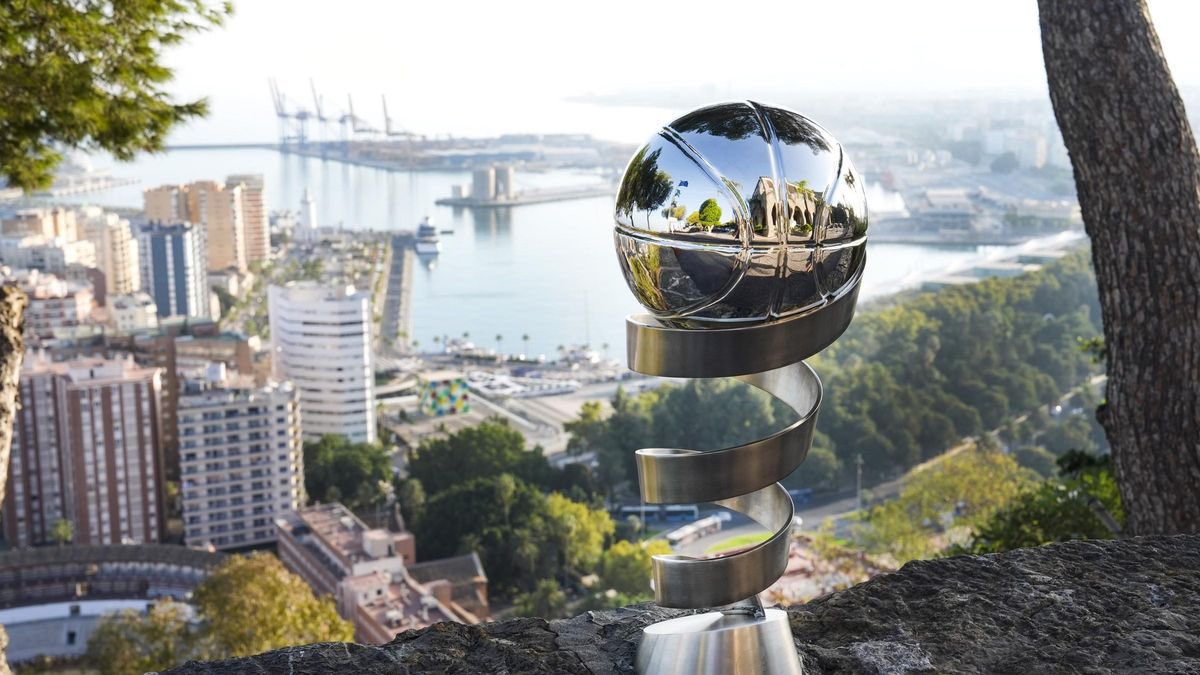 radioclubSER's tweet image. 📻 Carrusel desde las 16:05h con nuestros enviados especiales a Madrid y Málaga

🏟️ Juega el @CDTOficial en las voces de @MDaswani, @Skaleks y @DomFalca
🏀 Juega el @CB1939Canarias con @MaverickGold y @AlexArbelo 

🔗 Enlace en Youtube | m.youtube.com/watch?v=k4tRfC…