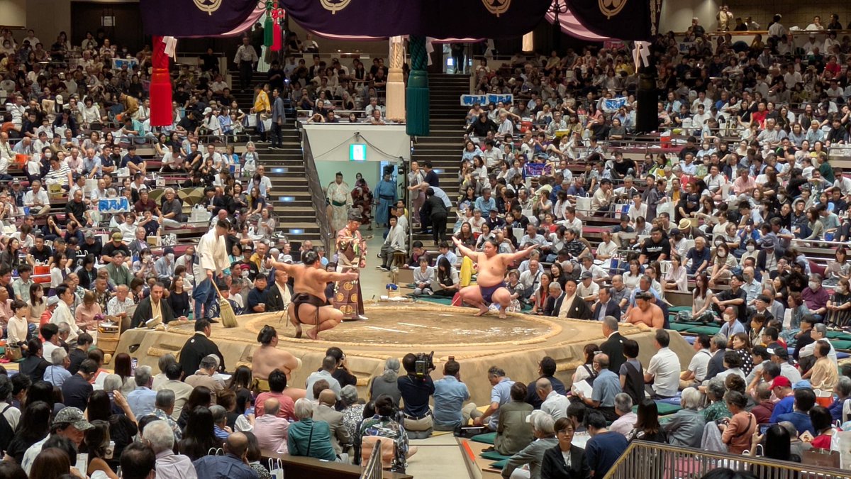 panbugyo1's tweet photo. 大相撲観戦ナウ
いつ来ても迫力あるよねぇ～

#大相撲秋場所 https://t.co/0O4nRxq33m