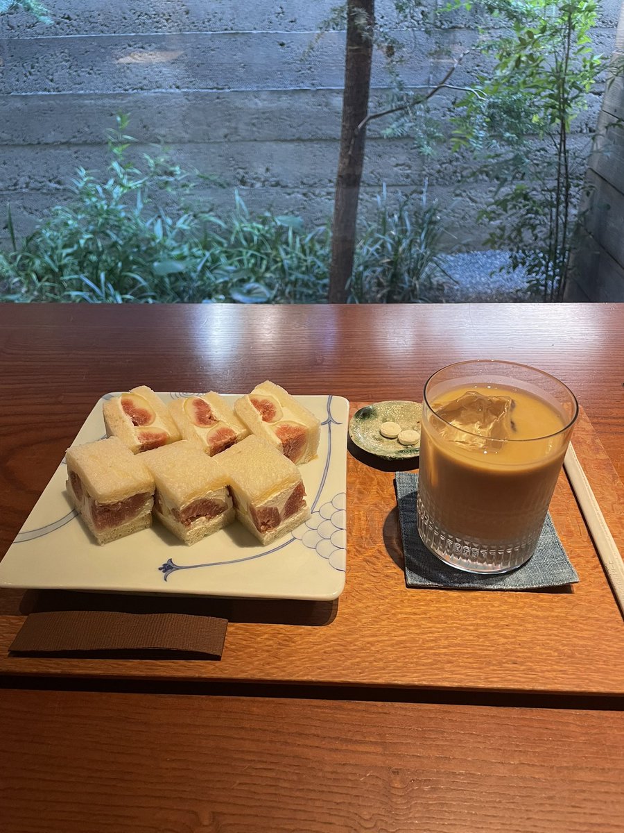 junpiiii's tweet photo. 祇園にあるカフェにて https://t.co/ZVvj6JLFDk