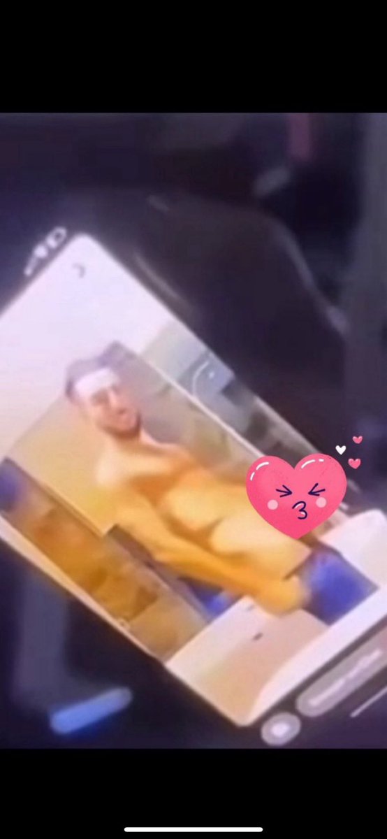 ‼️ L’influenceur Boucif en plein acte solitaire sur Snapchat devant sa communauté. La vidéo fait le tour des réseaux sociaux.