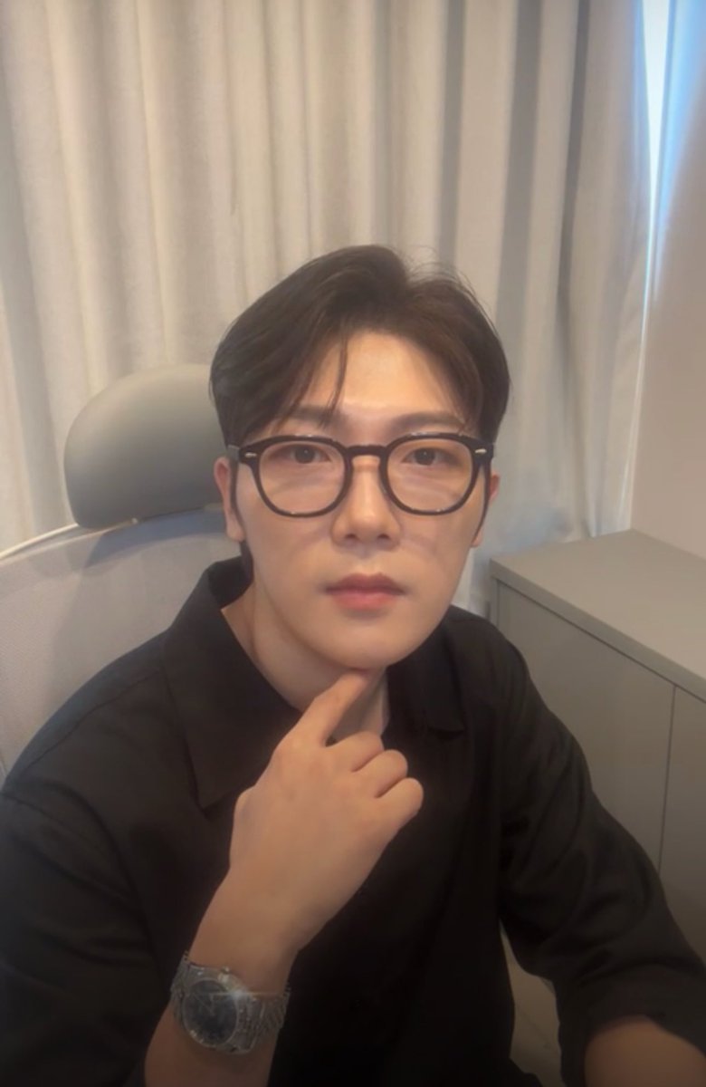 s 🦊 ૮ ˶ᵔ ᵕ ᵔ˶ ა tweet media