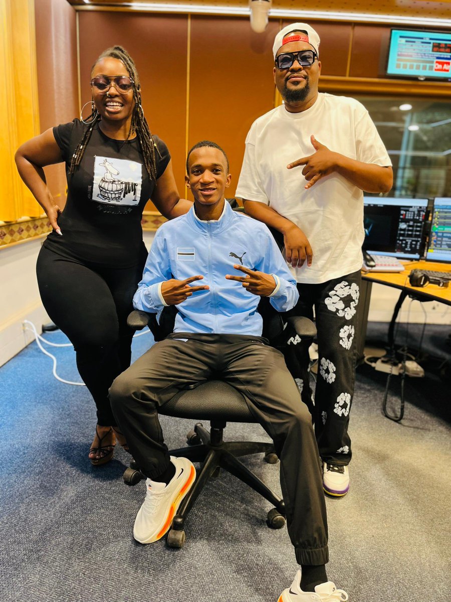 Rb2 FM tweet media