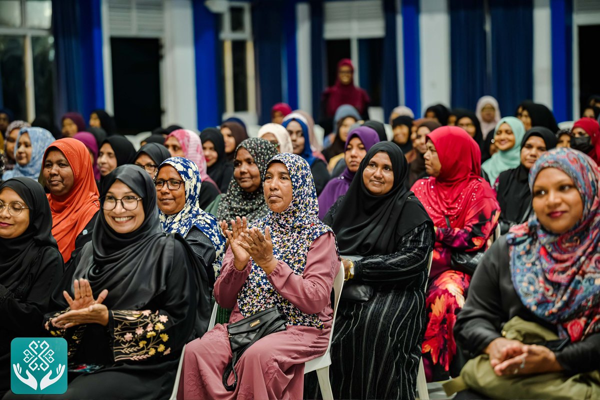 KRHmv's tweet photo. Dietician Mariyam Najla and Dietician Aminath Iasha facilitated an informative session titled ‘Balanced Diet for a Healthy Lifestyle’ for the Hashi-Heyo Exercise Program 2025 participants. Hashi-Heyo is a collaborative initiative hosted by KRH in partnership with the Kulhudhuffushi City Police and the Kulhudhuffushi City Council. It aims to promote healthy lifestyle habits and reduce the risk factors associated with Non-Communicable Diseases.

@PoliceMv 
@kcitycouncil 
@MoHmv 
@governmentmv 
@presidencymv