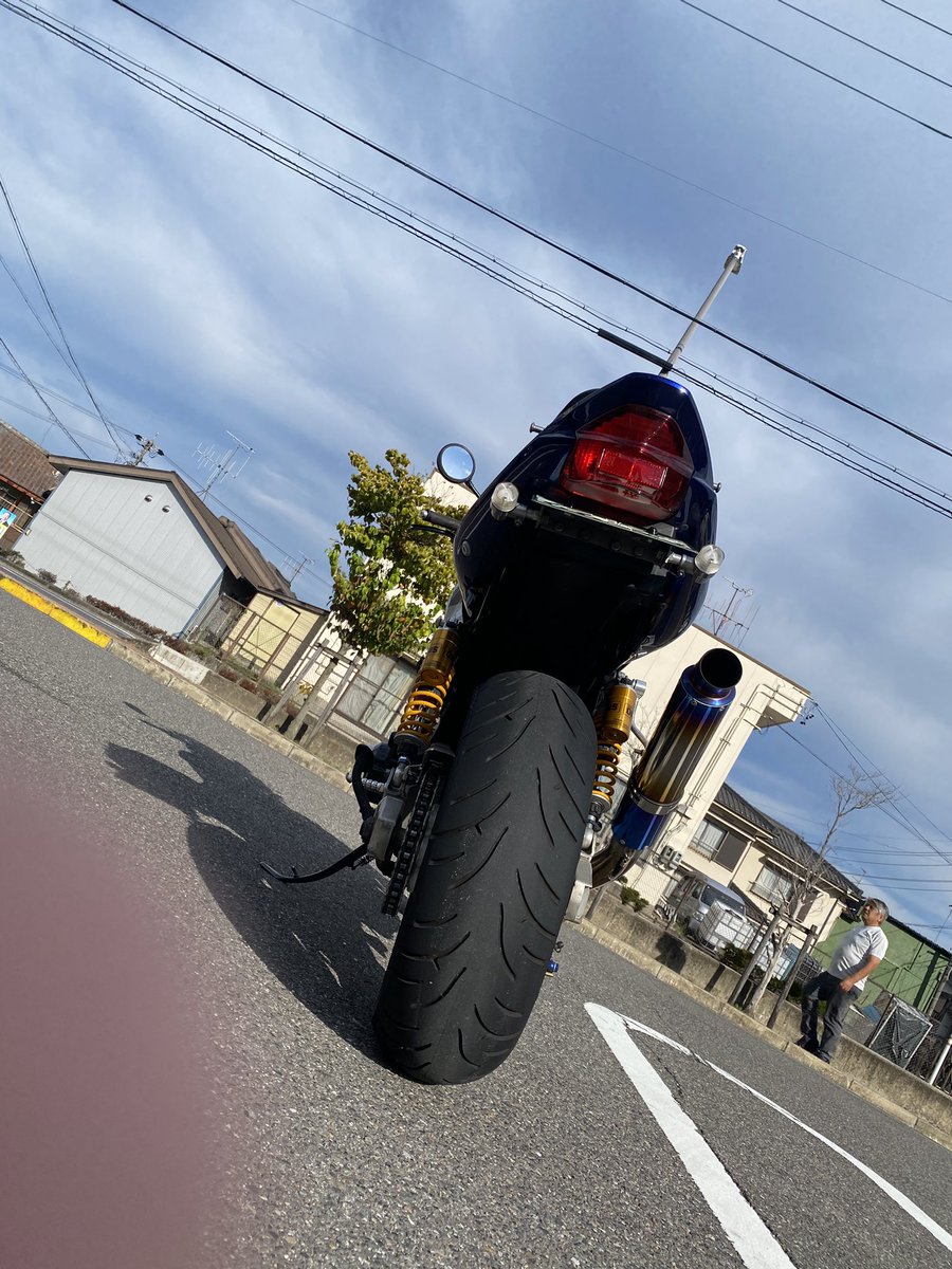 Jrrt1401's tweet photo. 【栗きんとんお土産ソロツ��】
5時半出発〜
中津川駅前にぎわい館 8時過ぎ到着
30分開店待ち✨
次に〜
幸田道の駅筆柿の里 11時過ぎ到着
帰宅13時前
走行距離占めて325Km
早起きしたら短時間で結構走れます✨
まともな写真ありません🤣

#疲れで足攣る
#温度差15度以上
#gsx1400 https://t.co/cNJeOVGmCp