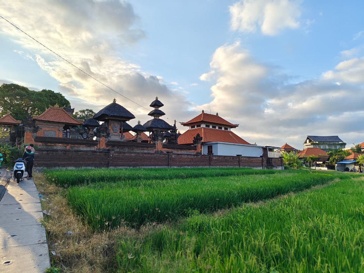 EmbeddedSDE's tweet image. Some Clicks from Bitcoin Indonesia Conference Bali 2025! Amazing experience, inspiring people, and great vibes. Grateful to be part of this crypto community! 🧡🇮🇩#BitcoinIndonesia #Bali #Bitcoin2025