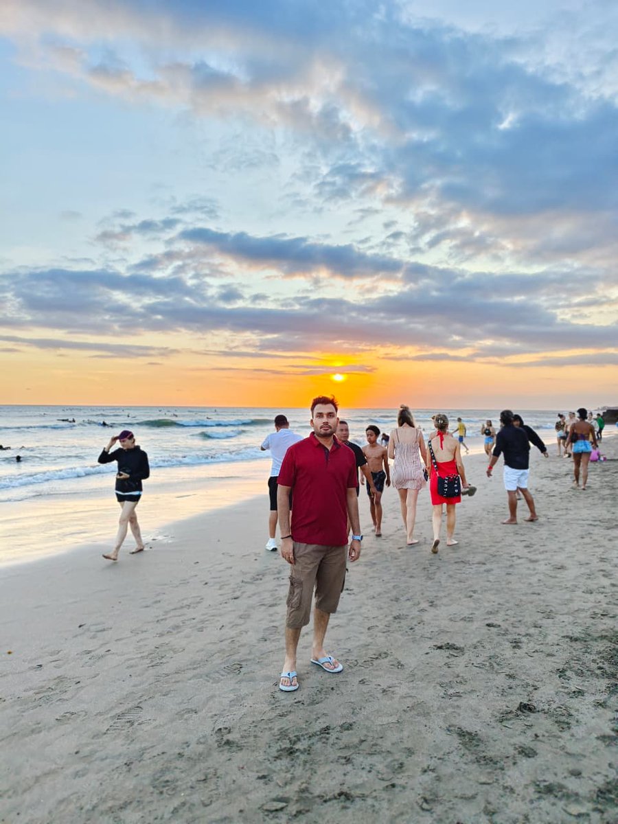 EmbeddedSDE's tweet image. Some Clicks from Bitcoin Indonesia Conference Bali 2025! Amazing experience, inspiring people, and great vibes. Grateful to be part of this crypto community! 🧡🇮🇩#BitcoinIndonesia #Bali #Bitcoin2025