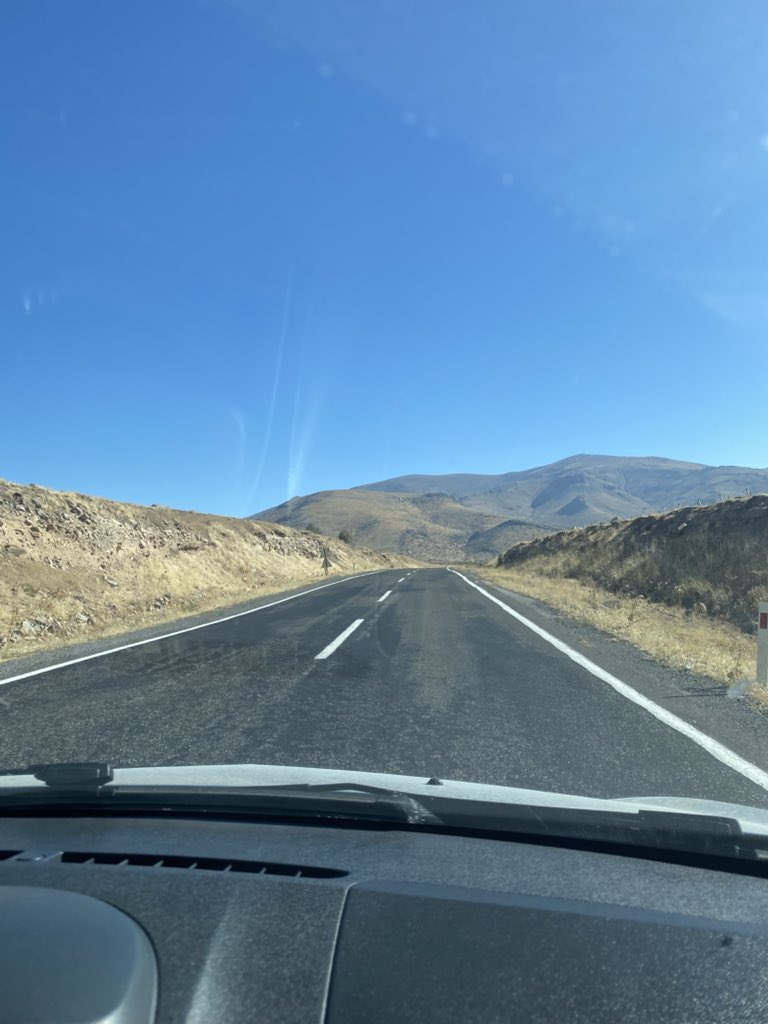 symath_'s tweet image. Marsa asfalt dökmüşler hayırlı olsun