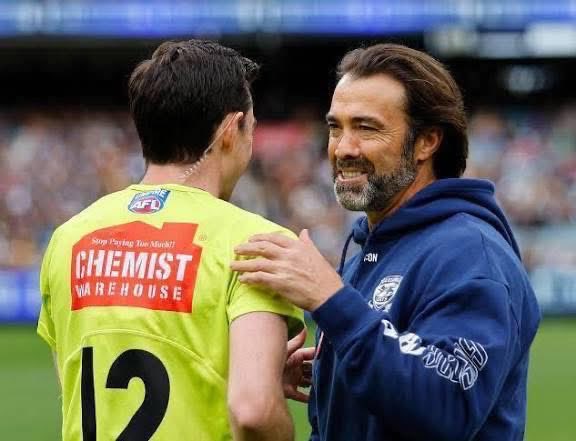 GrahamRCoates's tweet photo. ⁦@GeelongCats⁩ don’t despair, while there’s umpires there’s hope #aflgrandfinal https://t.co/wINNwS0wYy