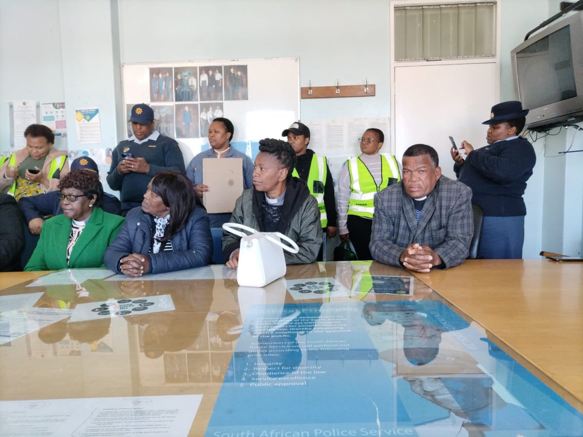 SAPoliceService's tweet image. #sapsEC #SAPS Komani joined Spiritual Crime Prevention, CPF &amp;amp; stakeholders in a march against drug trafficking at Komani CBD.

Brig Ntandane urged community cooperation, while Pastor Kaya called for a drug-free Komani. DSD encouraged victims to seek rehabilitation.…