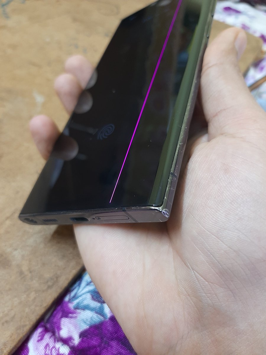 rohiratfan's tweet image. Update: Samsung is outright denying help due to cosmetic dents stating "Post inspection its concluded that the product has got damaged because of external factors which can be repaired on chargeable basis." These are minute scratches and in no way damaged the screen.@GyanTherapy